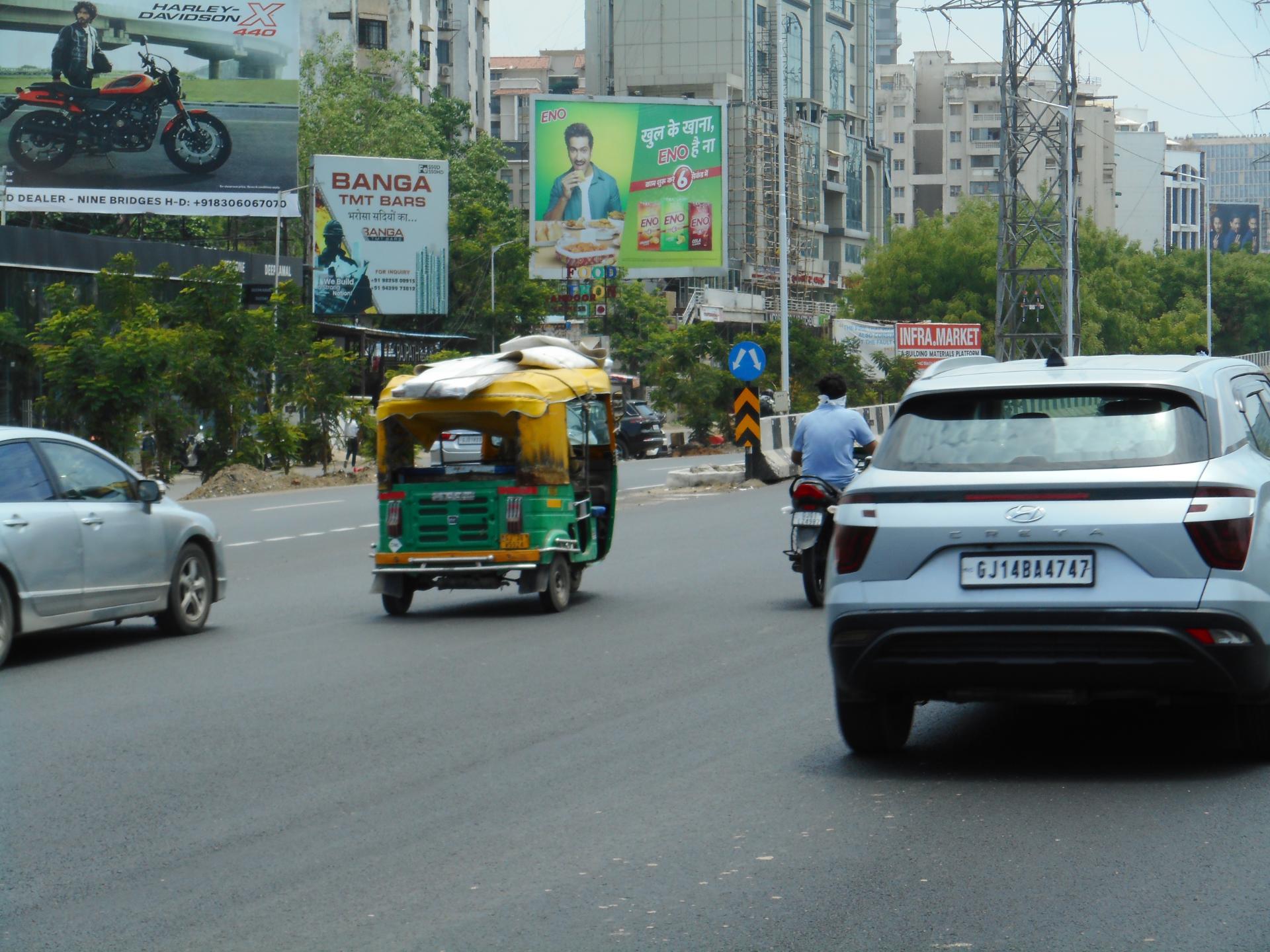 SG Road, Opp. Iscon Mall Tow. Karnavati Club — photo 5